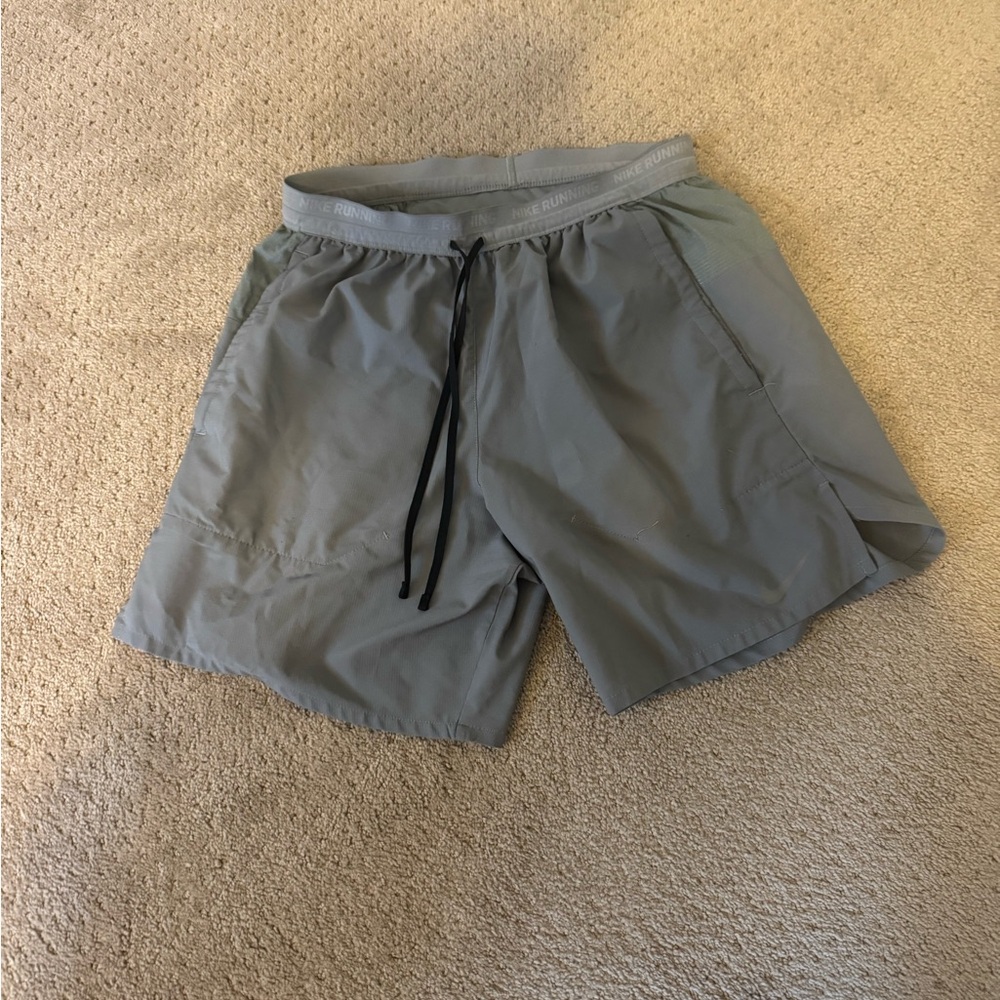 Nike Men's Gray Athletic Shorts